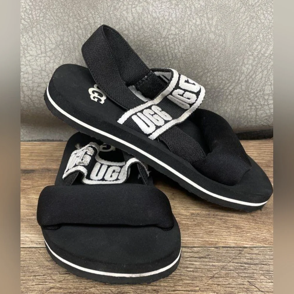 UGG Zuma Sling Black & White Logo Strap Toddler Sandals Size 7T MSRP $50